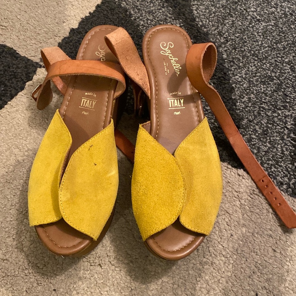 WOODEN WEDGES